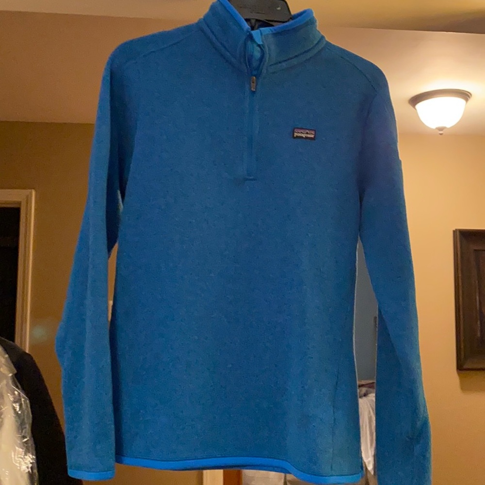 Blue Patagonia pullover woman’s medium great condition